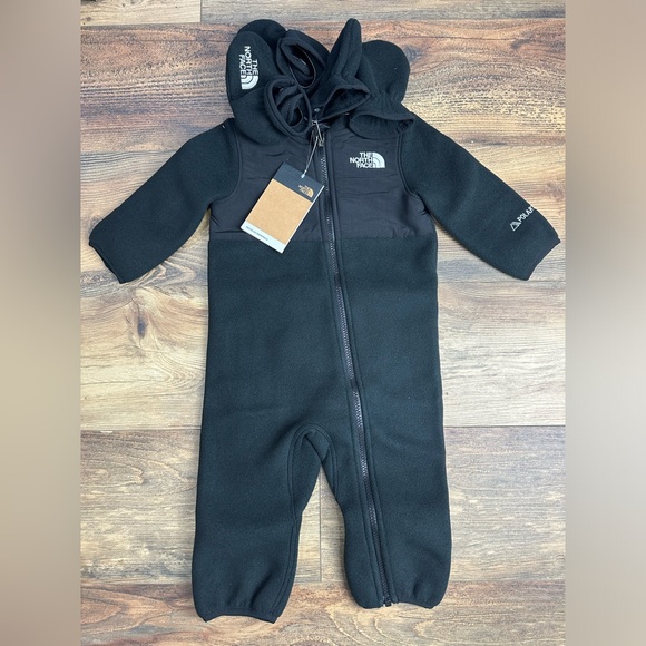 TNF Denali Baby Overall, Mittens & Booties - Picture 2 of 6